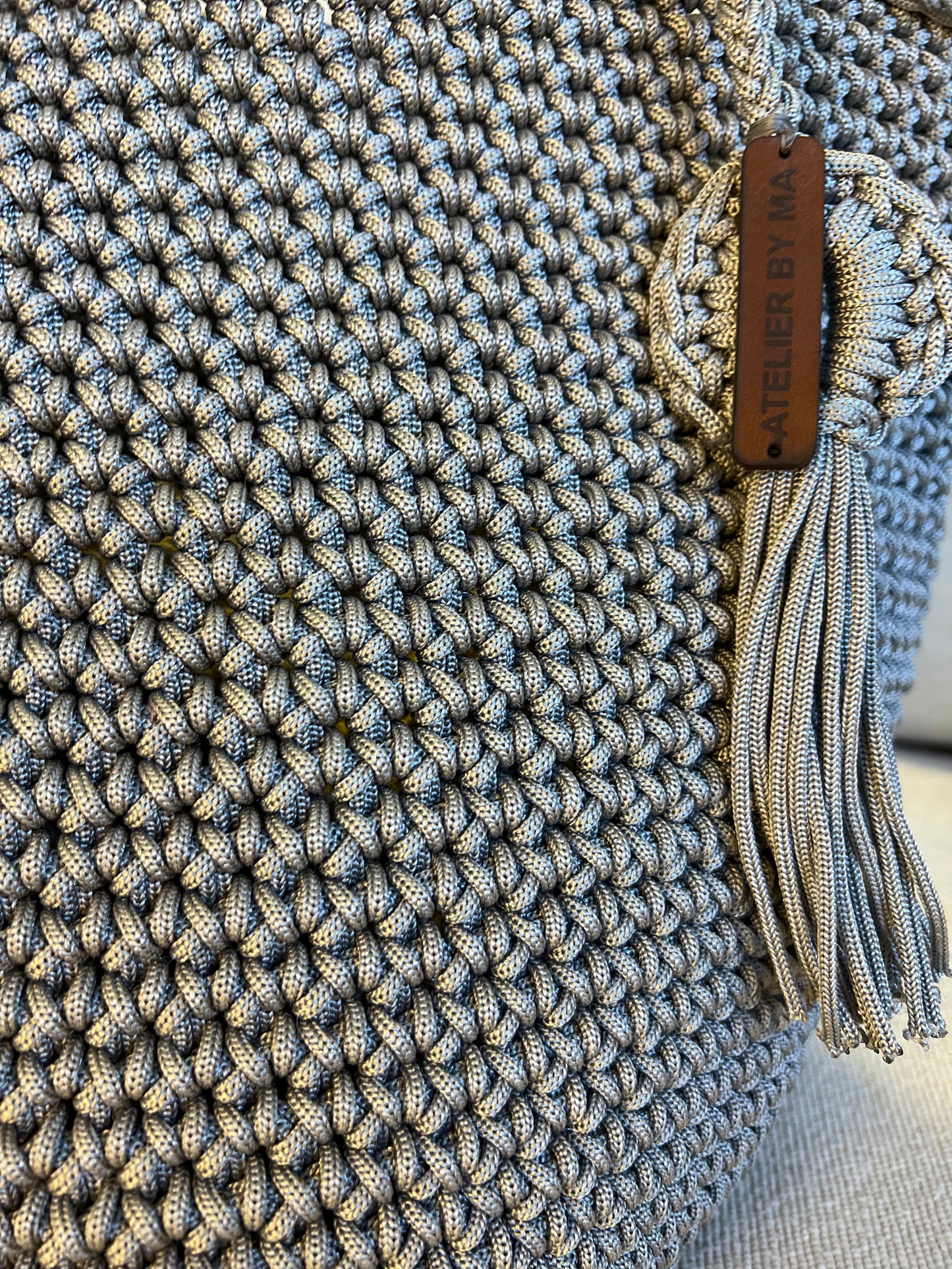 Sac Cargo avec pompon en nylon - Modèle Gris