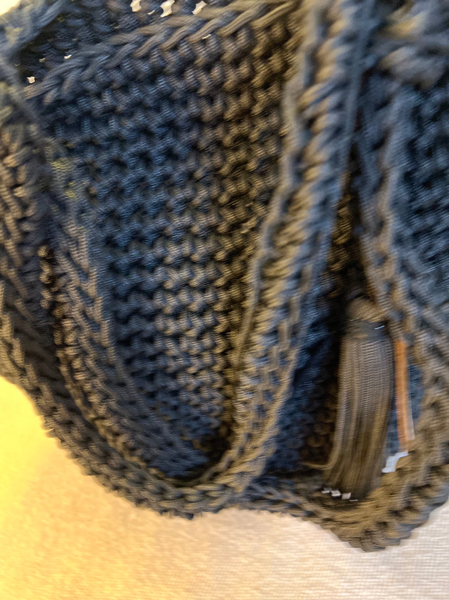 Sac Cargo avec pompon en nylon - Modèle Noir