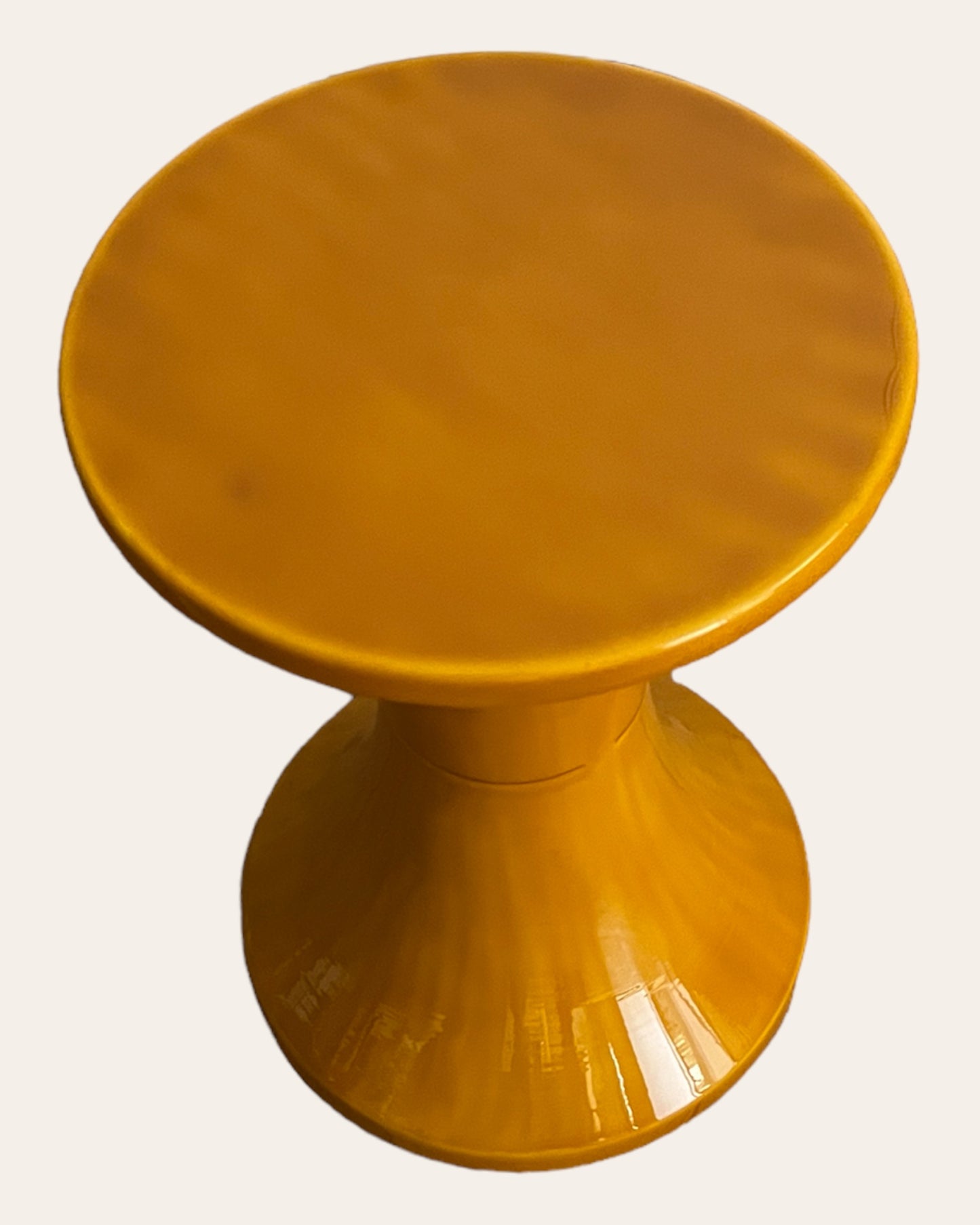 Tabouret TAM TAM revisité en métal peint émaillé - Couleur Moutarde - Table d'appoint