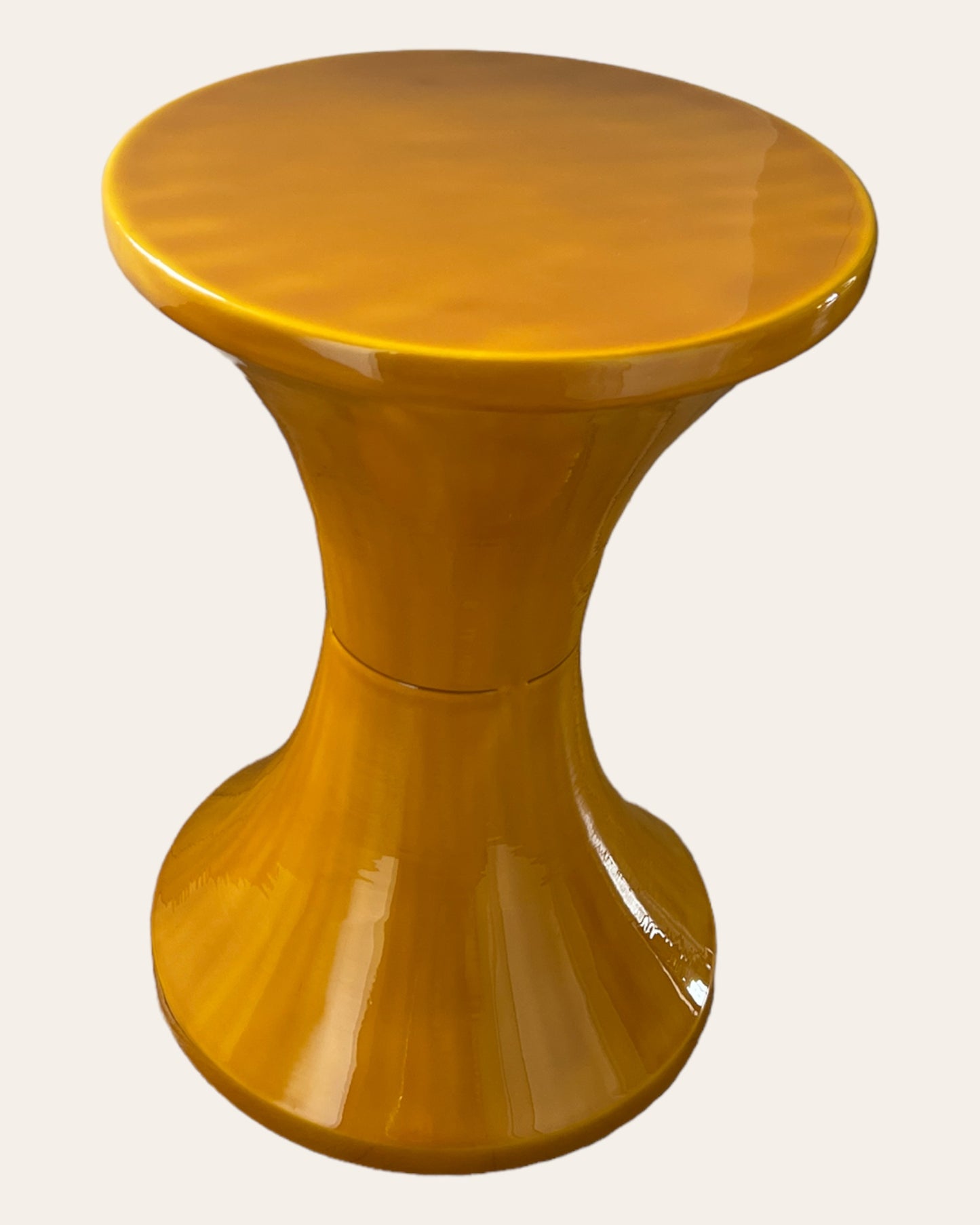 Tabouret TAM TAM revisité en métal peint émaillé - Couleur Moutarde - Table d'appoint