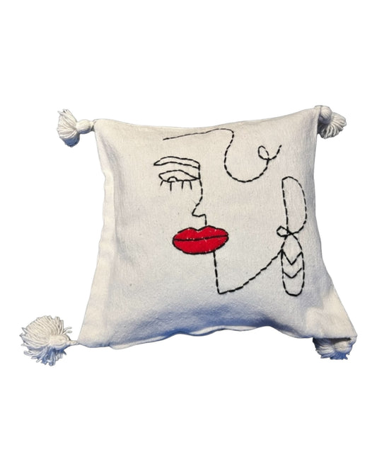 Housse de coussin beige avec pompons BEIGE - Modèle « Femme »