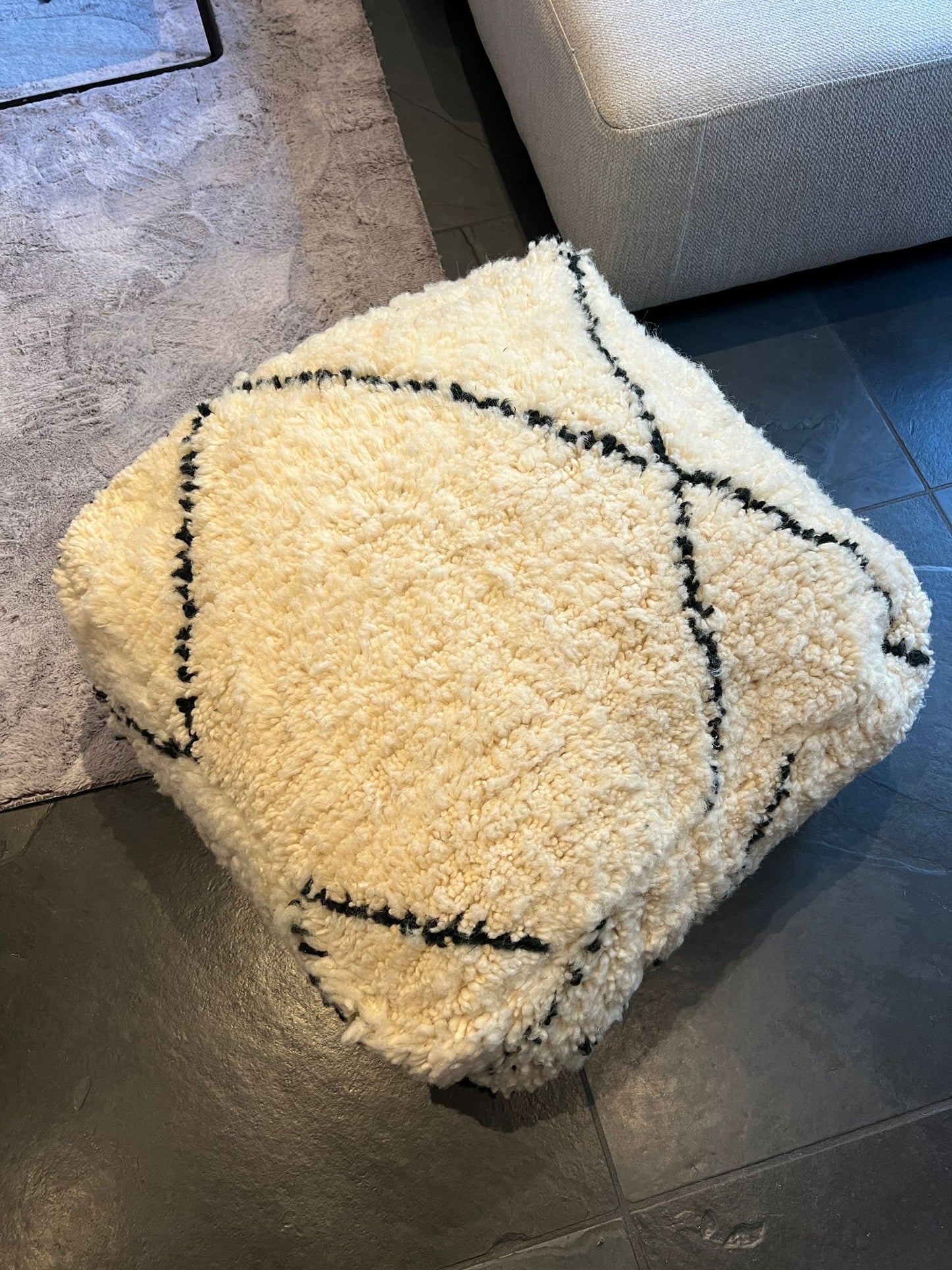 Pouf en laine 10 - "Modèle Amsterdam"